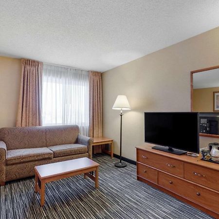 Quality Inn & Suites Wellington - Fort Collins Екстериор снимка