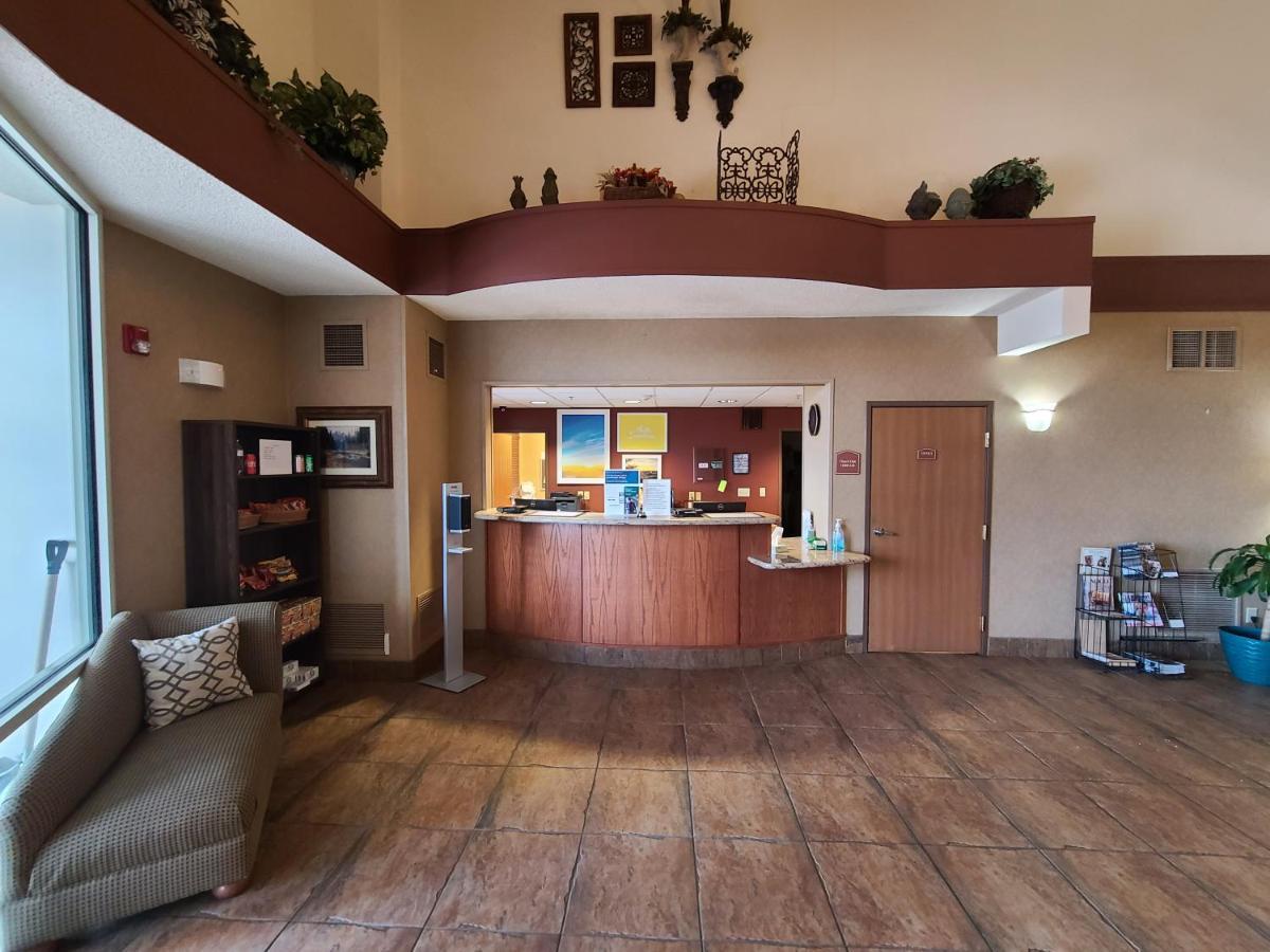 Quality Inn & Suites Wellington - Fort Collins Екстериор снимка