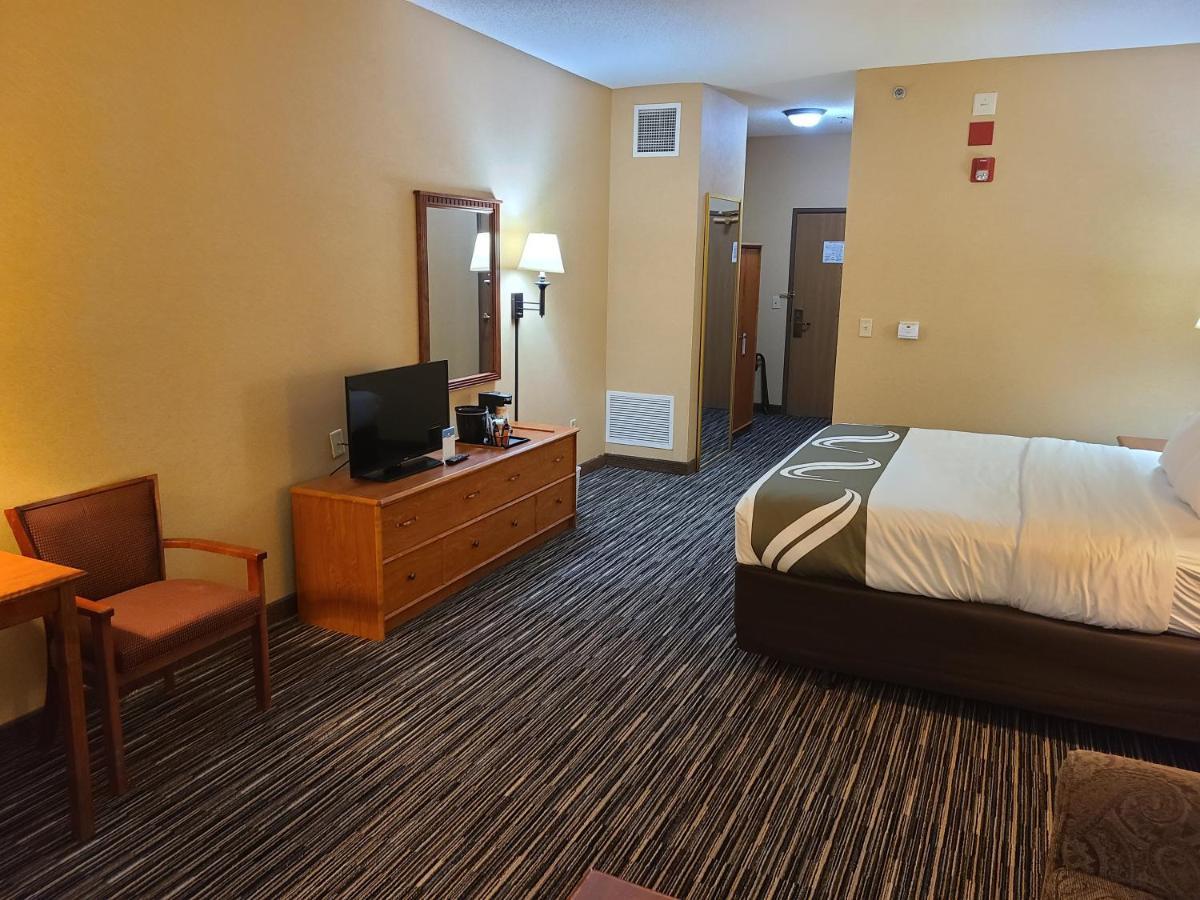 Quality Inn & Suites Wellington - Fort Collins Екстериор снимка