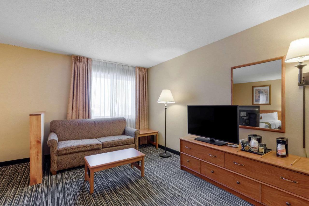 Quality Inn & Suites Wellington - Fort Collins Екстериор снимка