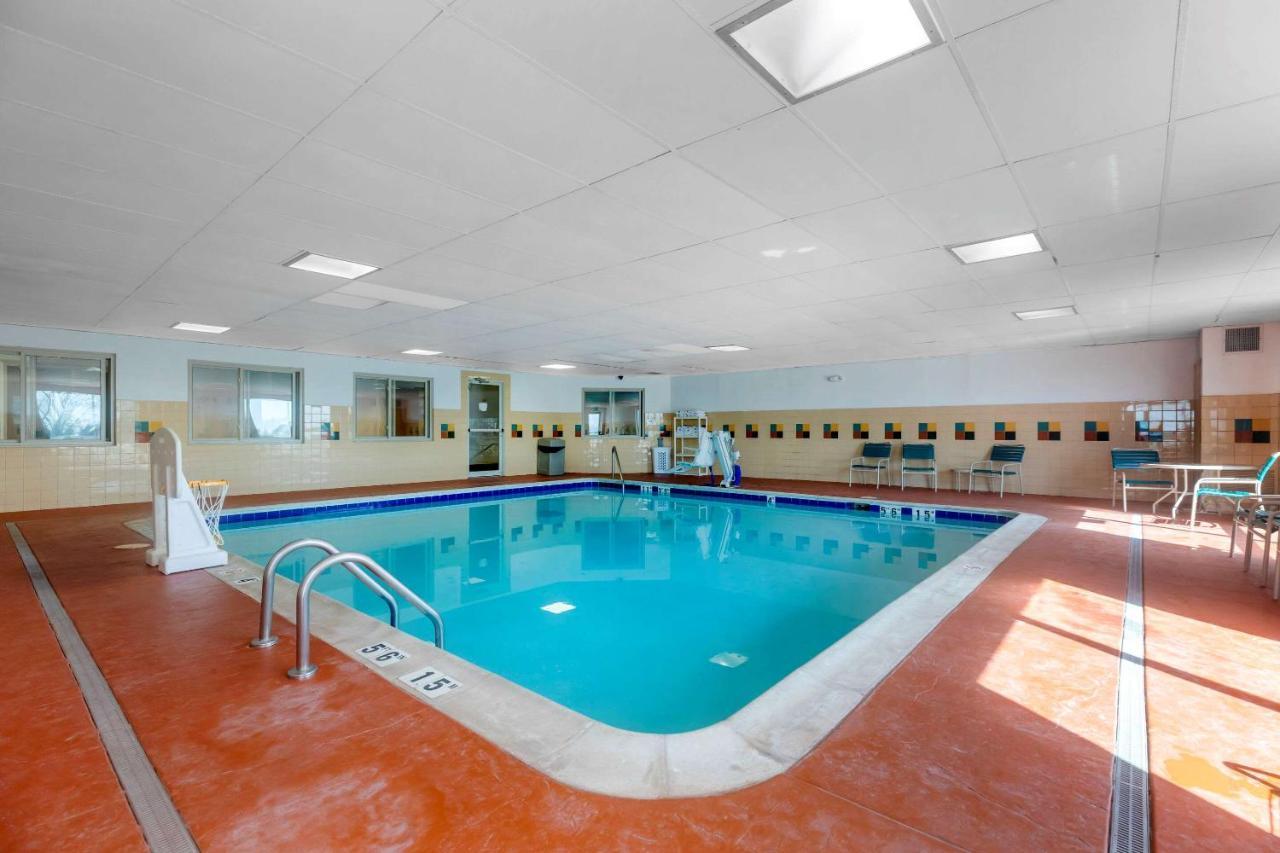 Quality Inn & Suites Wellington - Fort Collins Екстериор снимка
