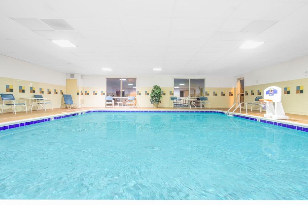 Quality Inn & Suites Wellington - Fort Collins Екстериор снимка